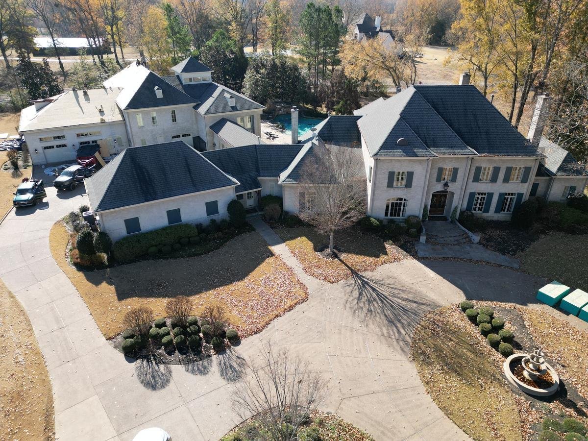 Roofing services in Holly Springs MS
